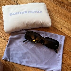 LIKE NEW Bonnie Clyde sunglasses